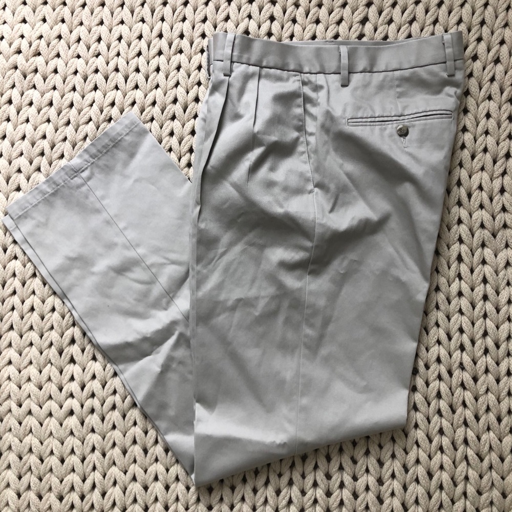 Dockers Men’s signature khaki pants size 32x34 classic fit D3